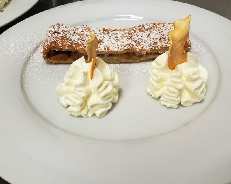 HOMEMADE APPLE STRUDEL