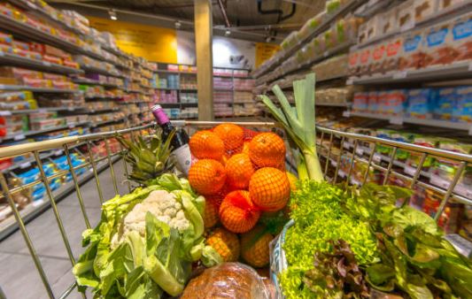 Supermarket with fresh foofs