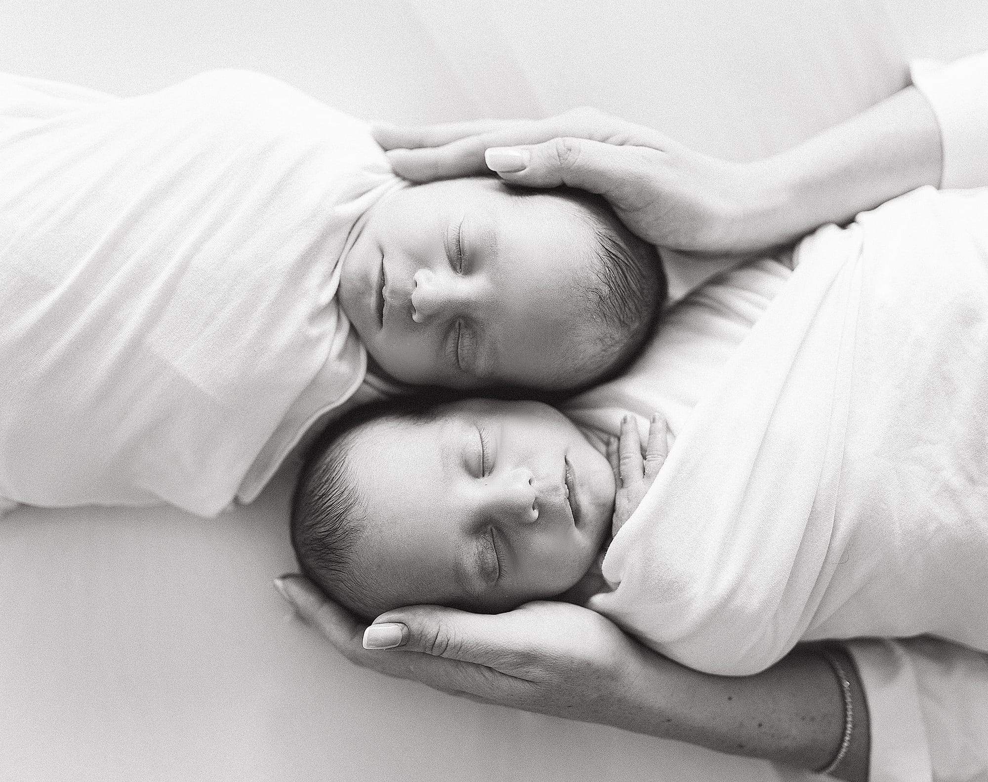 צילום בבית הלקוח באור טבעי- הרגעים הכי אמיתיים שלכם במקום הכי קרוב ללב