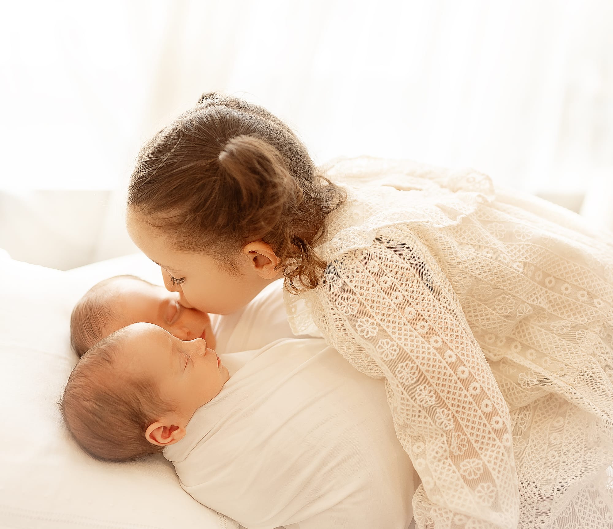 צילום בבית הלקוח באור טבעי- הרגעים הכי אמיתיים שלכם במקום הכי קרוב ללב