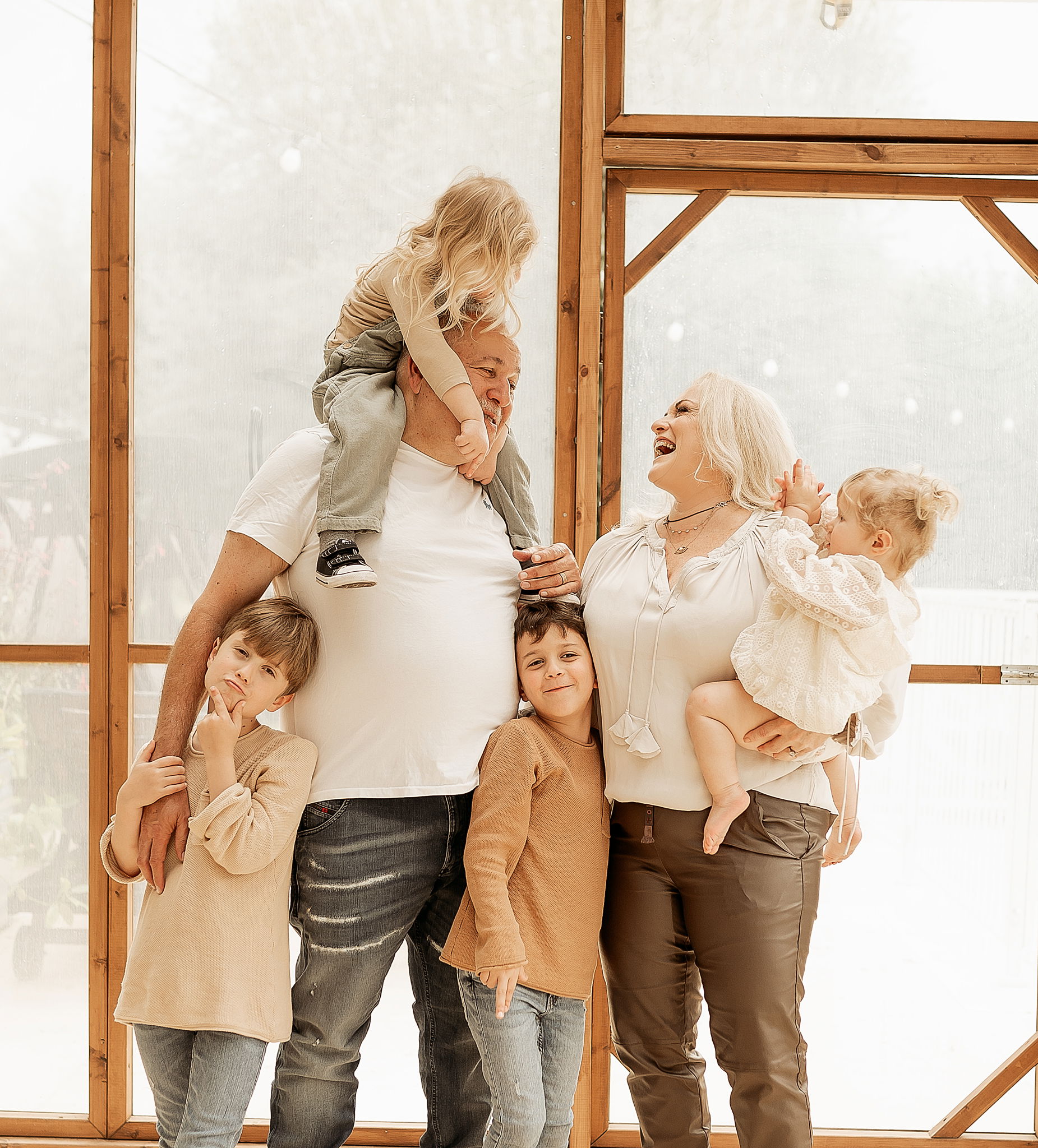 צילום בבית הלקוח באור טבעי- הרגעים הכי אמיתיים שלכם במקום הכי קרוב ללב