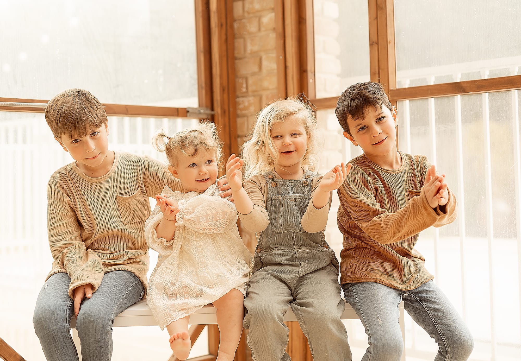 צילום בבית הלקוח באור טבעי- הרגעים הכי אמיתיים שלכם במקום הכי קרוב ללב