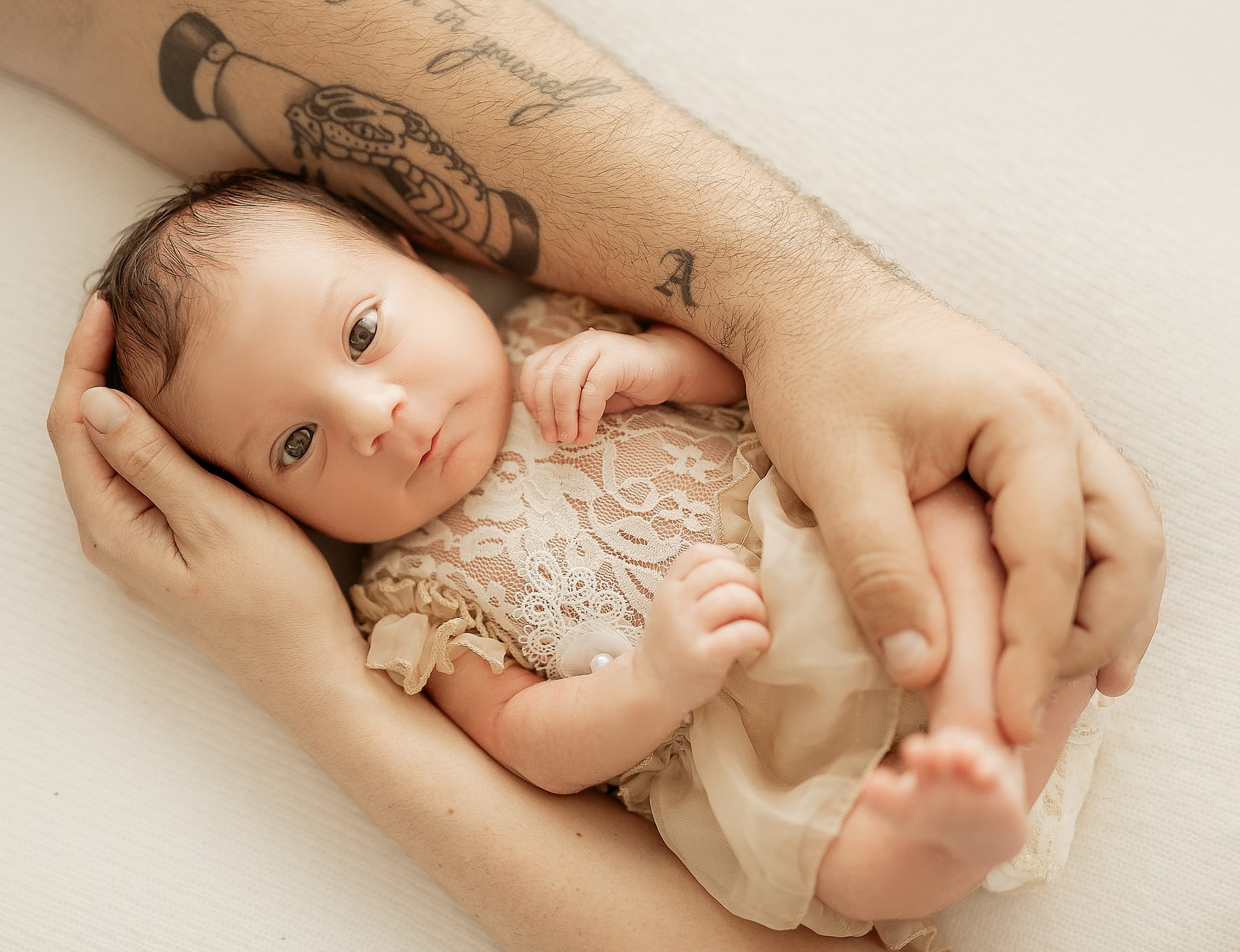 צילום בבית הלקוח באור טבעי- הרגעים הכי אמיתיים שלכם במקום הכי קרוב ללב