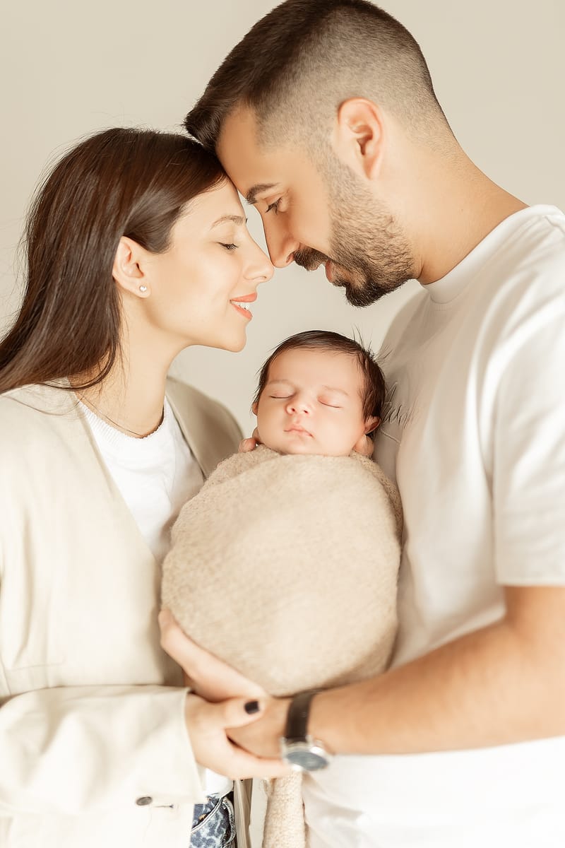 צילומי ניובורן בסטודיו או בית הלקוח