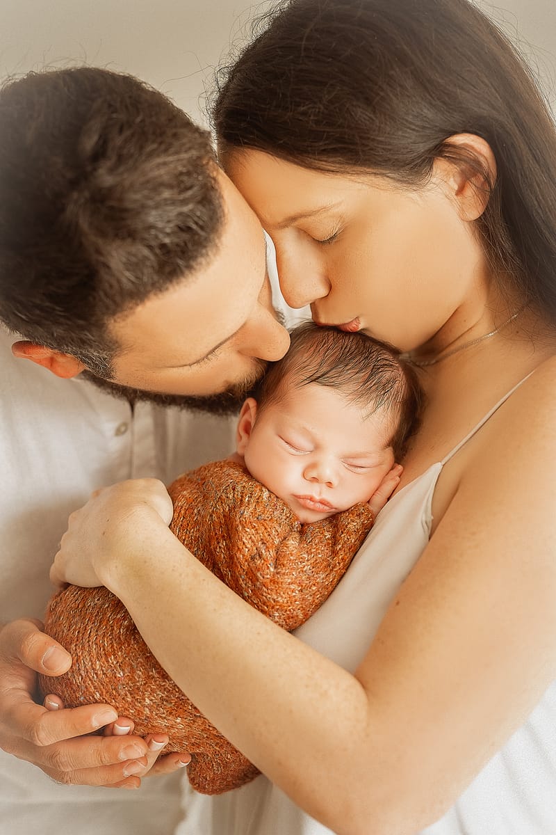 צילומי ניובורן בסטודיו או בית הלקוח