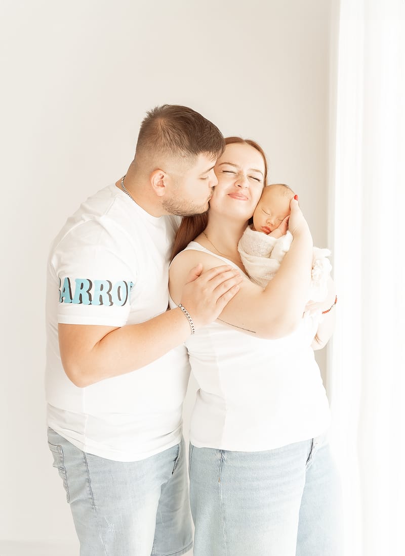 צילומי ניובורן בסטודיו או בית הלקוח