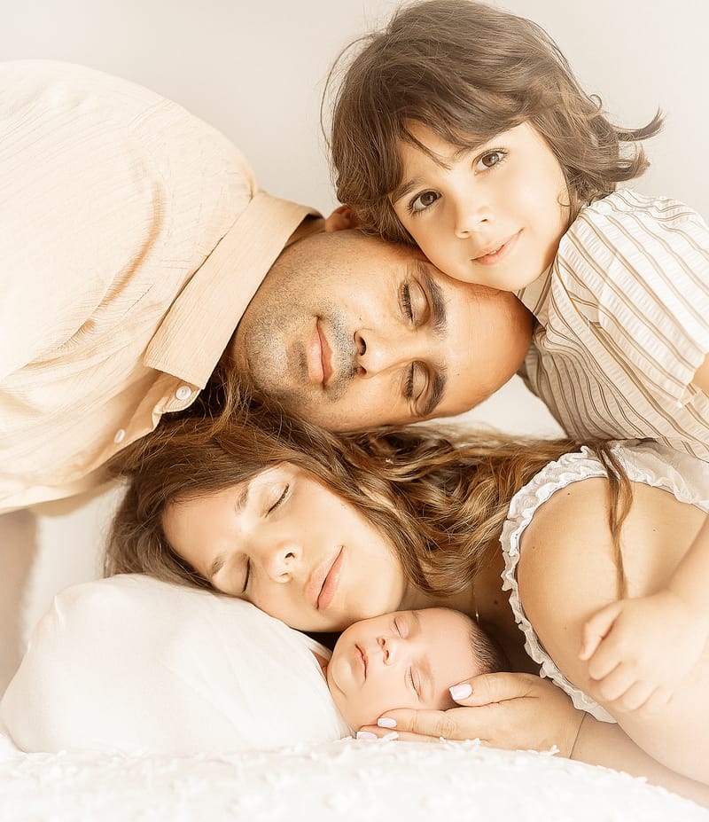 צילומי ניובורן בסטודיו או בית הלקוח