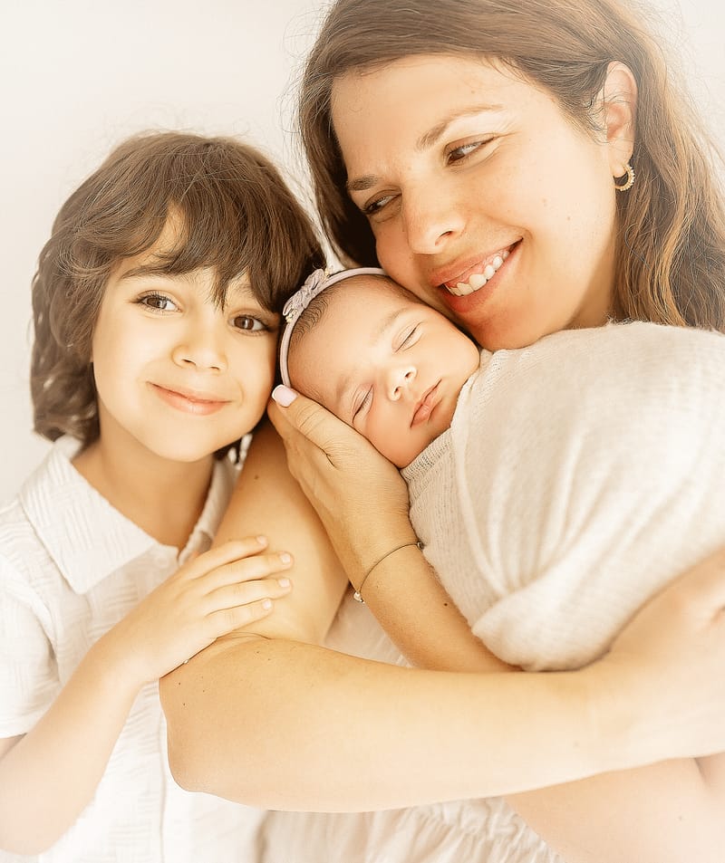 צילומי ניובורן בסטודיו או בית הלקוח