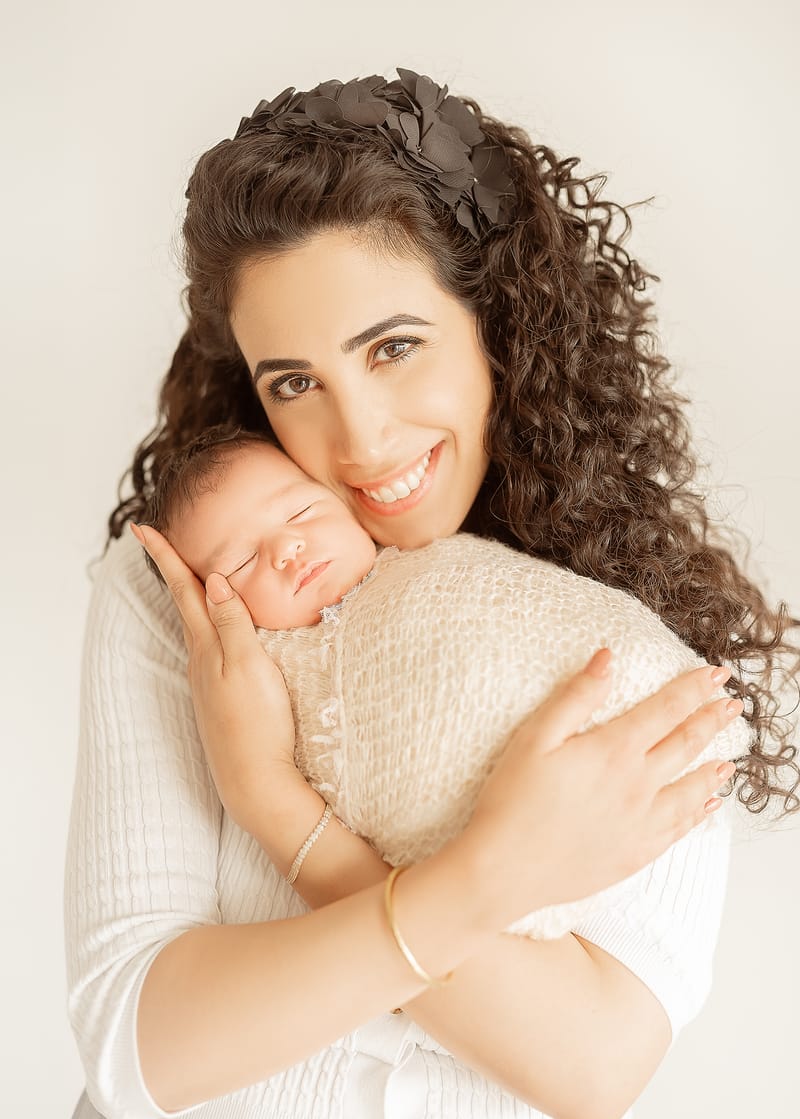 צילומי ניובורן בסטודיו או בית הלקוח