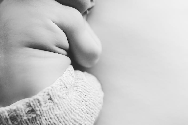 צילומי ניובורן בסטודיו או בית הלקוח