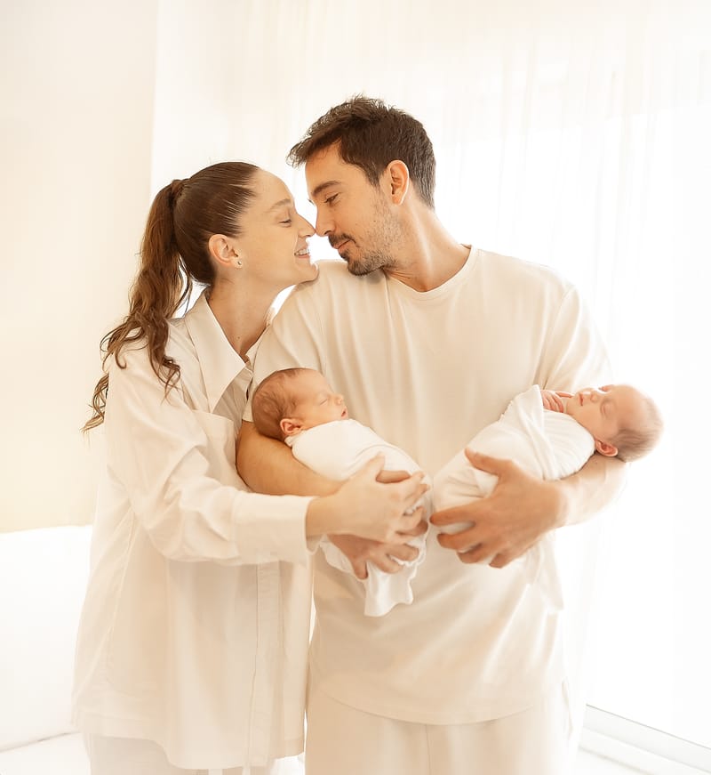 צילומי ניובורן בסטודיו או בית הלקוח