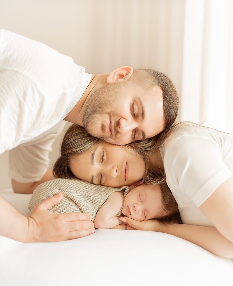 צילומי ניובורן בסטודיו או בית הלקוח