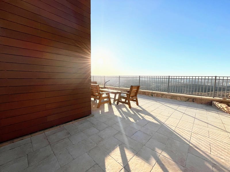 שלווה בנוף וילה מטופחת ומושקעת