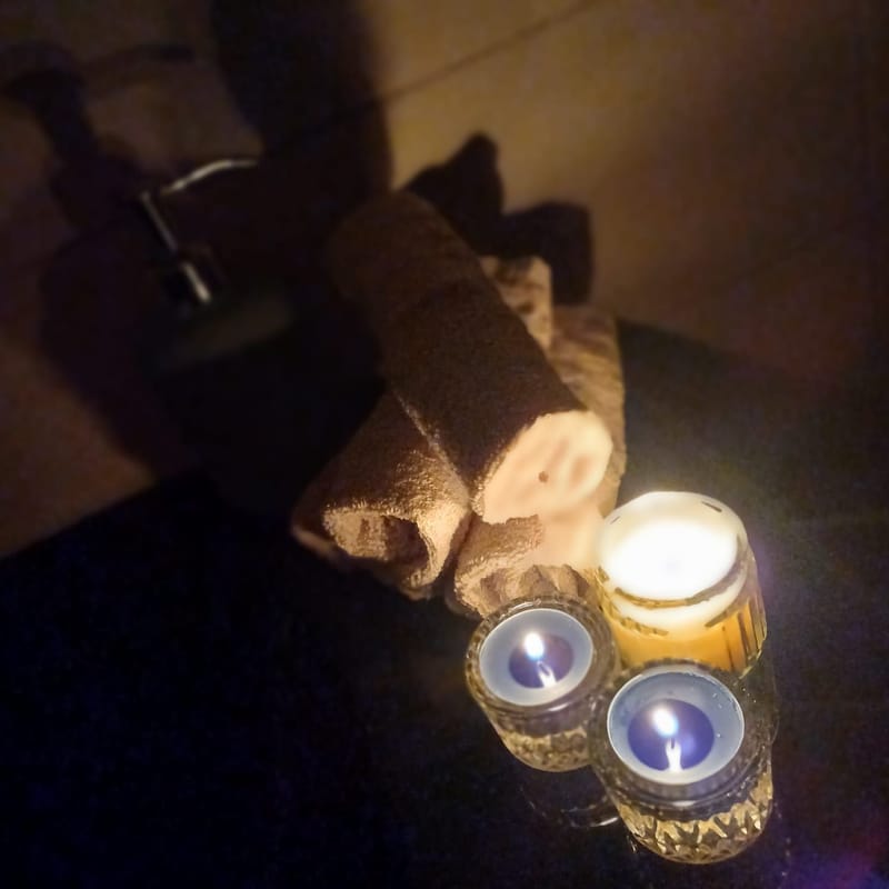 ביישוב מיצד מתחם נופש כפרי ומפנק במיקום מרכזי (ממש מאחורי התחנה ) קרוב לבתי כנסיות מקווה ומכולת כולל שתי יחידות שניתנות גם להשכרה בנפרד בית קומת קרקע כולל שני חדרי שינה ממוזגים חדר שינה לזוג וחדר ילדים סה"כ 6 מיטות