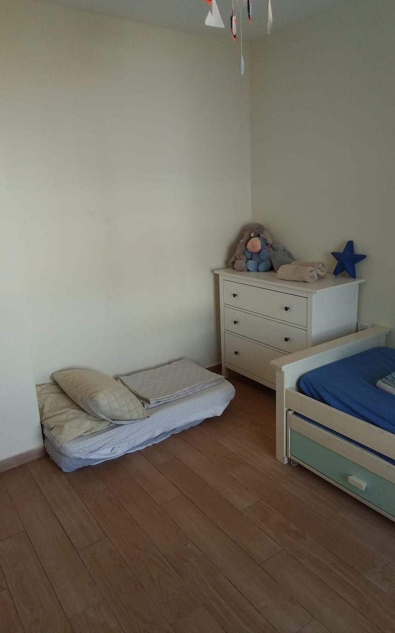 ביישוב מיצד מתחם נופש כפרי ומפנק במיקום מרכזי (ממש מאחורי התחנה ) קרוב לבתי כנסיות מקווה ומכולת כולל שתי יחידות שניתנות גם להשכרה בנפרד בית קומת קרקע כולל שני חדרי שינה ממוזגים חדר שינה לזוג וחדר ילדים סה"כ 6 מיטות