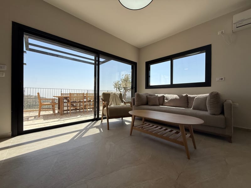 ✨ברוכים הבאים למול מדבר - חווית אירוח מעוררת השראה בלב הנוף✨