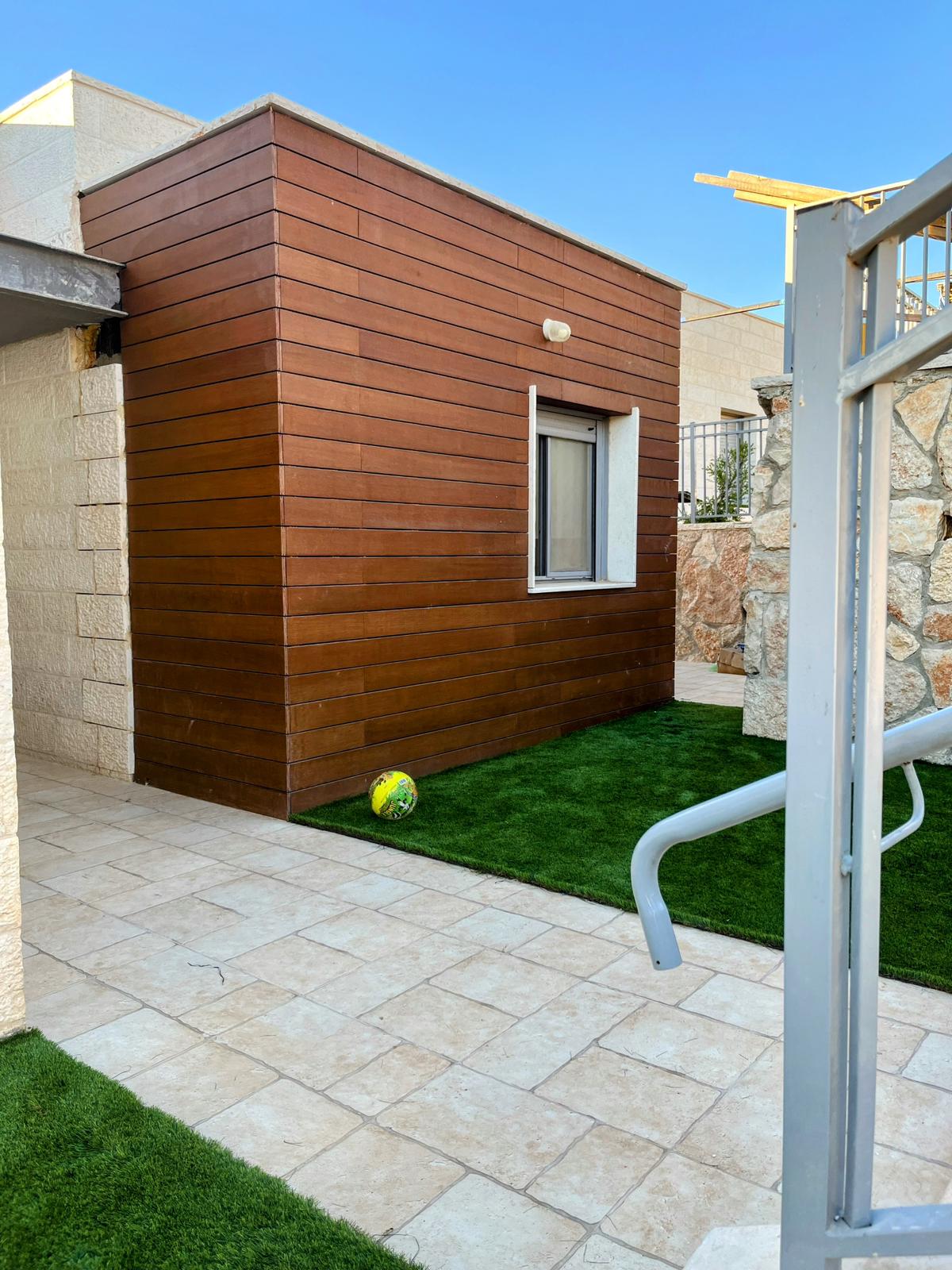 Peace in the landscape of a well-kept and invested villa