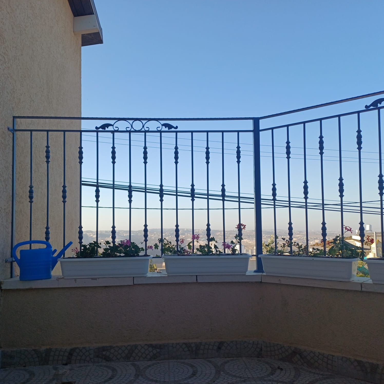 In the settlement of Mizd, a luxurious rural vacation complex in a central location (right behind the station), close to synagogues, a mikveh, and a grocery store. Includes two units that can also be rented separately. Ground floor house includes two air-conditioned bedrooms, a bedroom for a couple, and a children's room. Total of 6 beds.