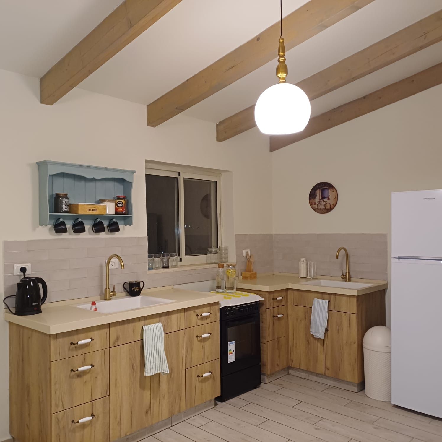 In the settlement of Mizd, a luxurious rural vacation complex in a central location (right behind the station), close to synagogues, a mikveh, and a grocery store. Includes two units that can also be rented separately. Ground floor house includes two air-conditioned bedrooms, a bedroom for a couple, and a children's room. Total of 6 beds.