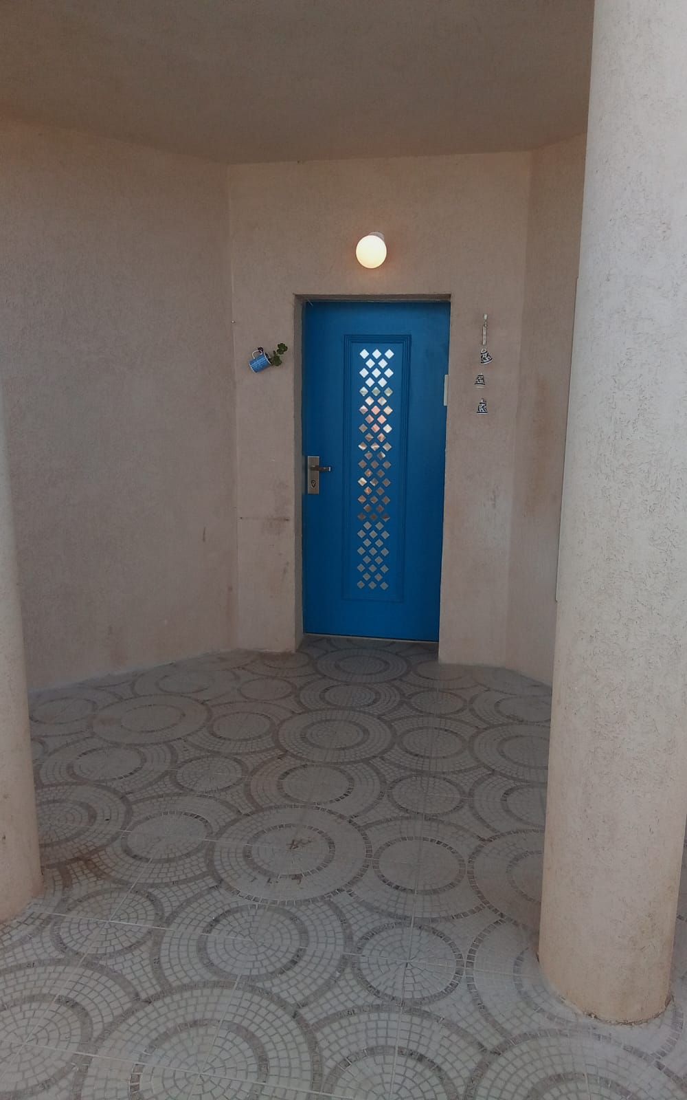 In the settlement of Mizd, a luxurious rural vacation complex in a central location (right behind the station), close to synagogues, a mikveh, and a grocery store. Includes two units that can also be rented separately. Ground floor house includes two air-conditioned bedrooms, a bedroom for a couple, and a children's room. Total of 6 beds.