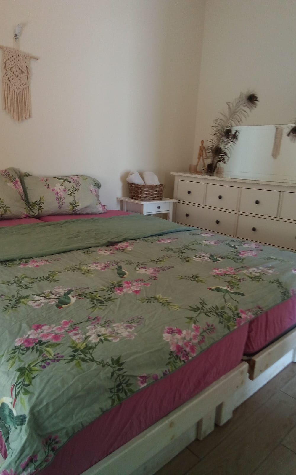 In the settlement of Mizd, a luxurious rural vacation complex in a central location (right behind the station), close to synagogues, a mikveh, and a grocery store. Includes two units that can also be rented separately. Ground floor house includes two air-conditioned bedrooms, a bedroom for a couple, and a children's room. Total of 6 beds.