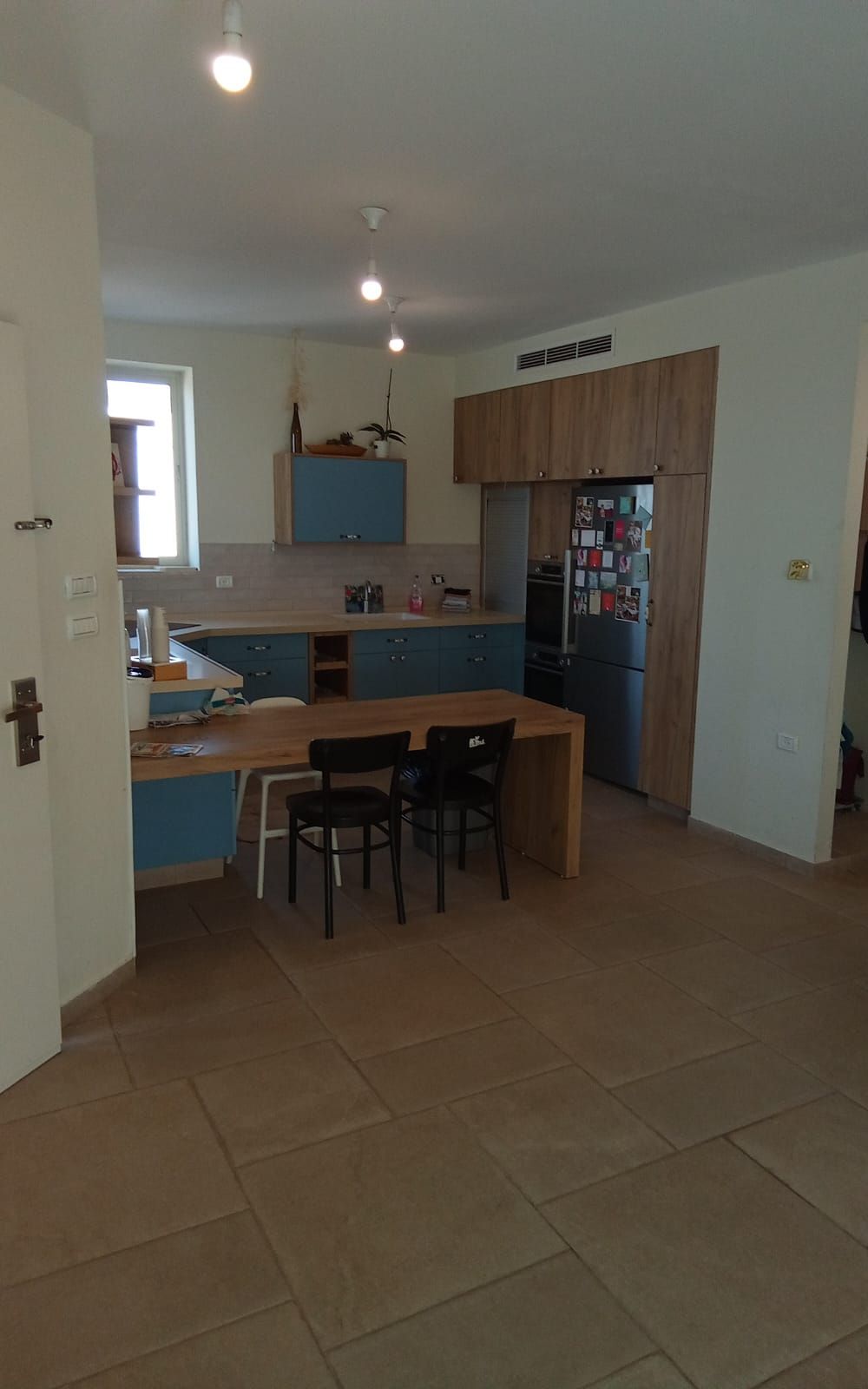 In the settlement of Mizd, a luxurious rural vacation complex in a central location (right behind the station), close to synagogues, a mikveh, and a grocery store. Includes two units that can also be rented separately. Ground floor house includes two air-conditioned bedrooms, a bedroom for a couple, and a children's room. Total of 6 beds.