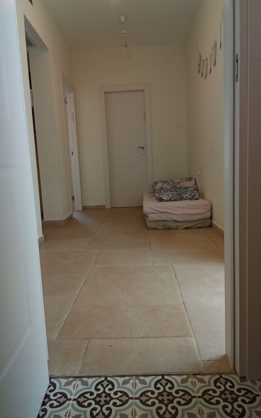 In the settlement of Mizd, a luxurious rural vacation complex in a central location (right behind the station), close to synagogues, a mikveh, and a grocery store. Includes two units that can also be rented separately. Ground floor house includes two air-conditioned bedrooms, a bedroom for a couple, and a children's room. Total of 6 beds.