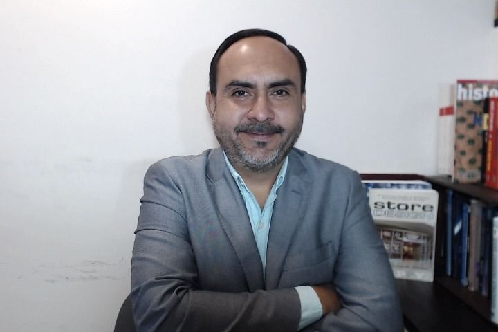 Mtro. Julio Rolando Rosales