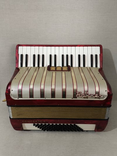 מי אנחנו image