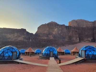 Premium Desert Camps in Wadi Rum – A Refined Way to Experience Jordan’s Desert