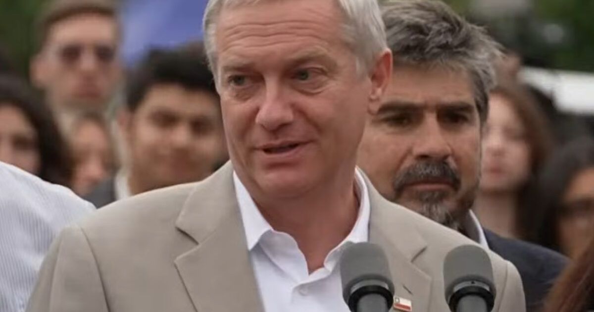 One country at a time. Another Conservative President in South America.