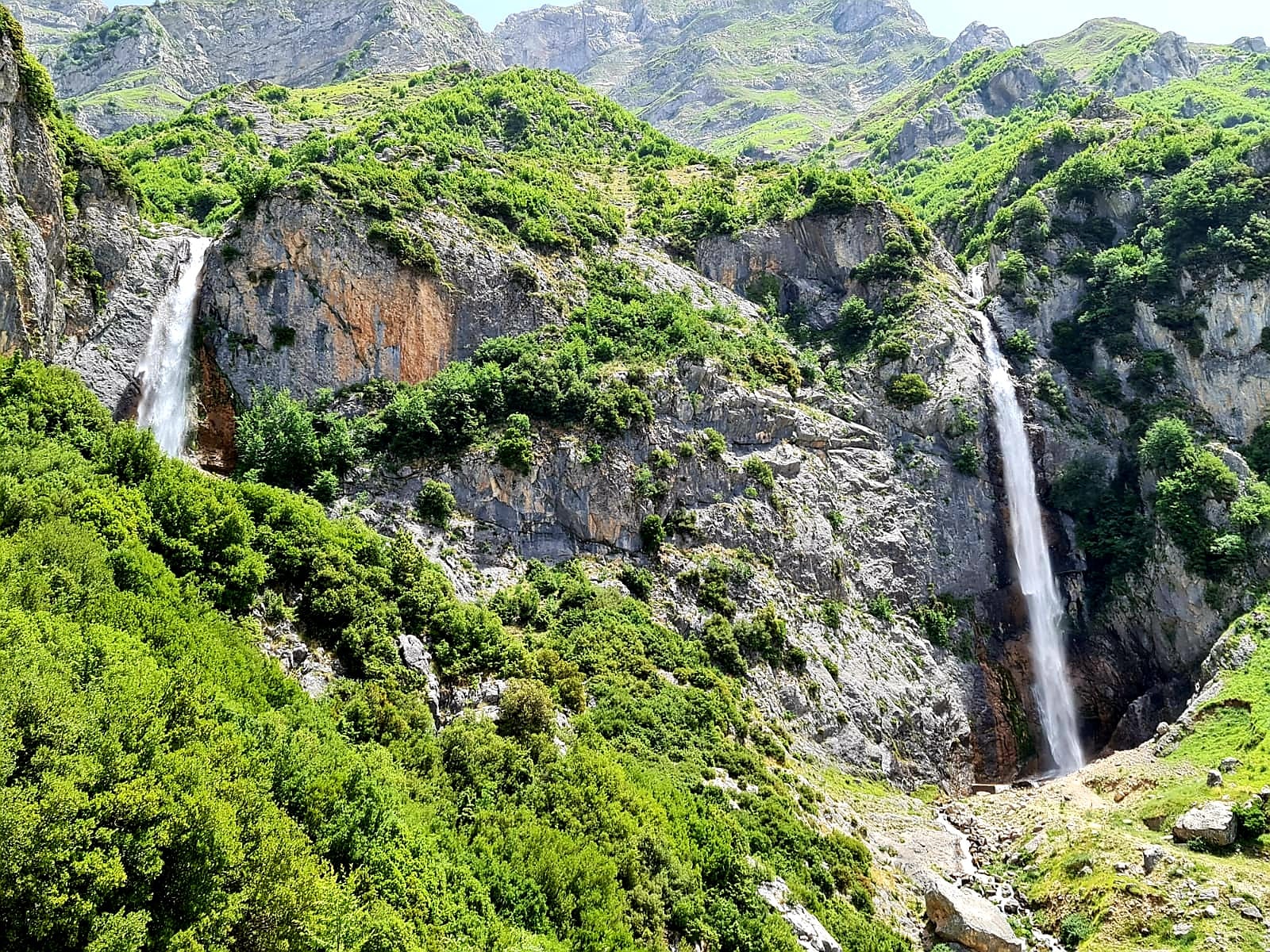 מפלי Katarraktis בגוגל מפ: Tourist Kiosk Waterfall רפטינג