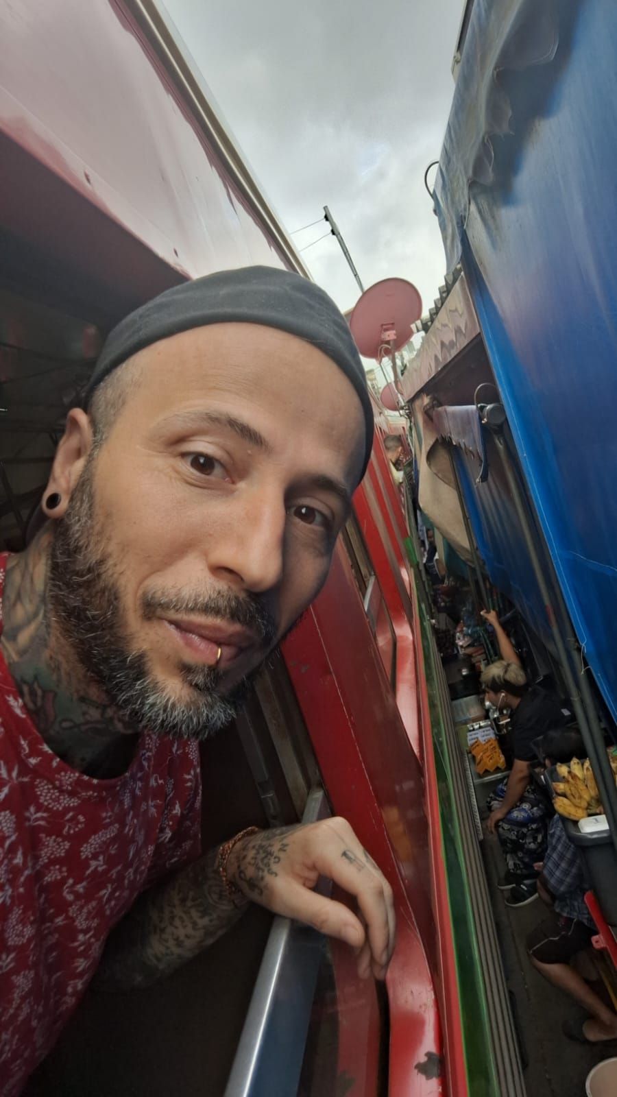 Maeklong Railway Market