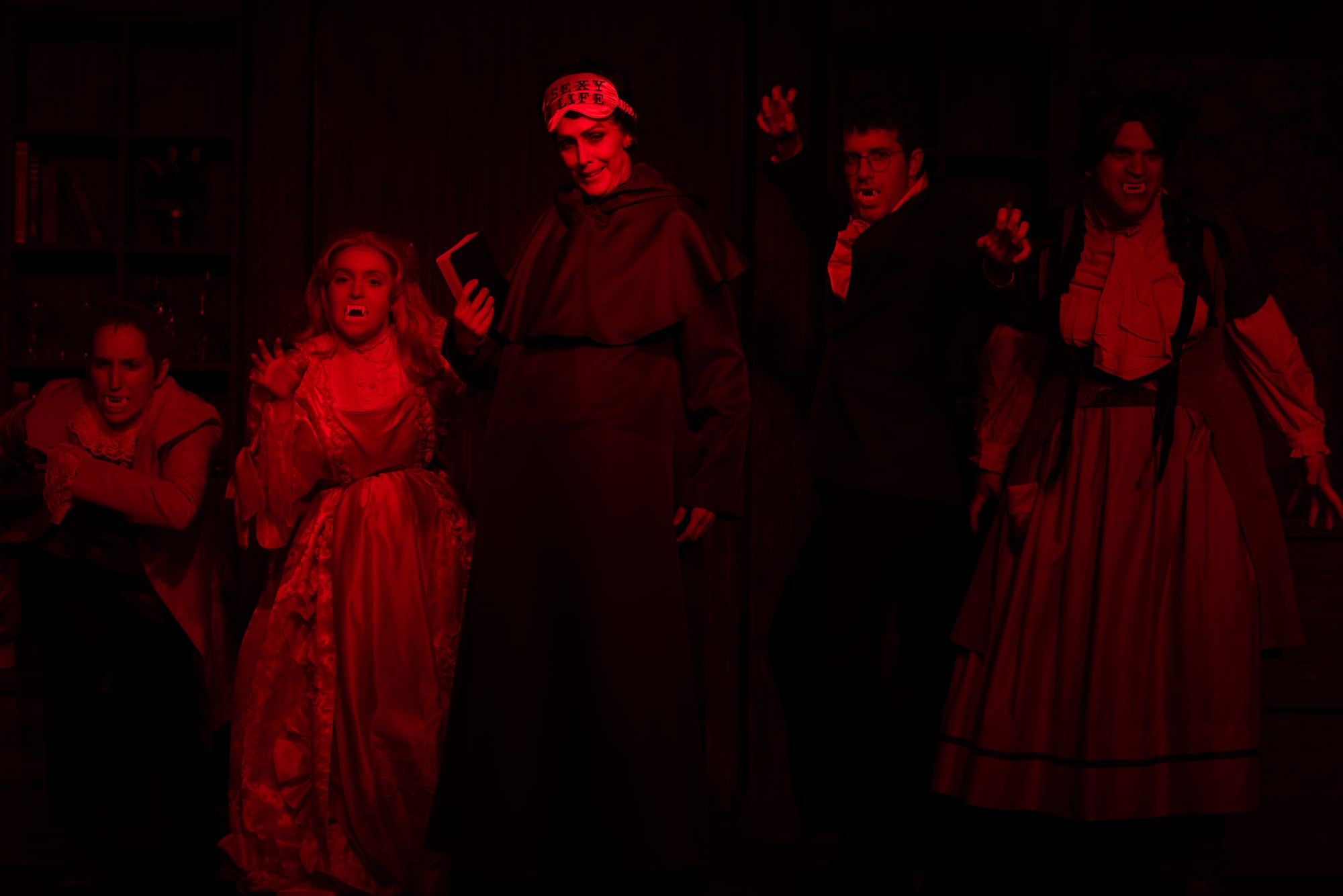 "Dracula: A Comedy of Terrors" - by Gordon Greenberg and Steve Rosen - Worcester Count Light Opera Company (Worcester, MA.) - REVIEW