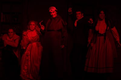 "Dracula: A Comedy of Terrors" - by Gordon Greenberg and Steve Rosen - Worcester Count Light Opera Company (Worcester, MA.) - REVIEW