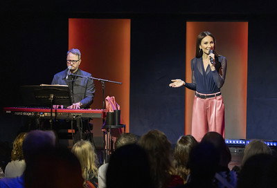 METRMAG Spotlight On: "Nobody Cares" - Created by and starring Laura Benanti - Huntington Theatre Company (Boston, MA.)