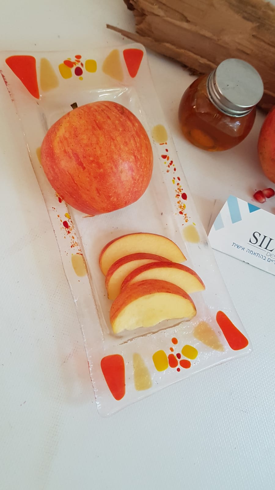 מתנות מעוצבות/ראש השנה/צלחות לבדש/
