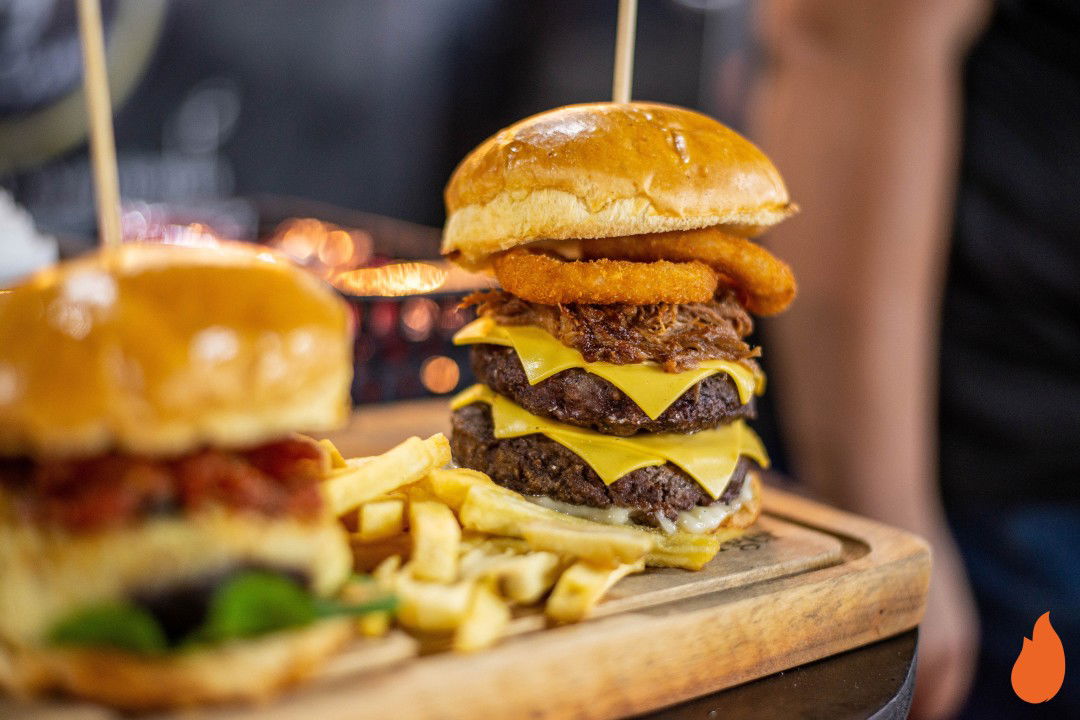 Burger Land Festival chega ao Shopping Conjunto Nacional com hambúrgueres, cervejas artesanais e música ao vivo