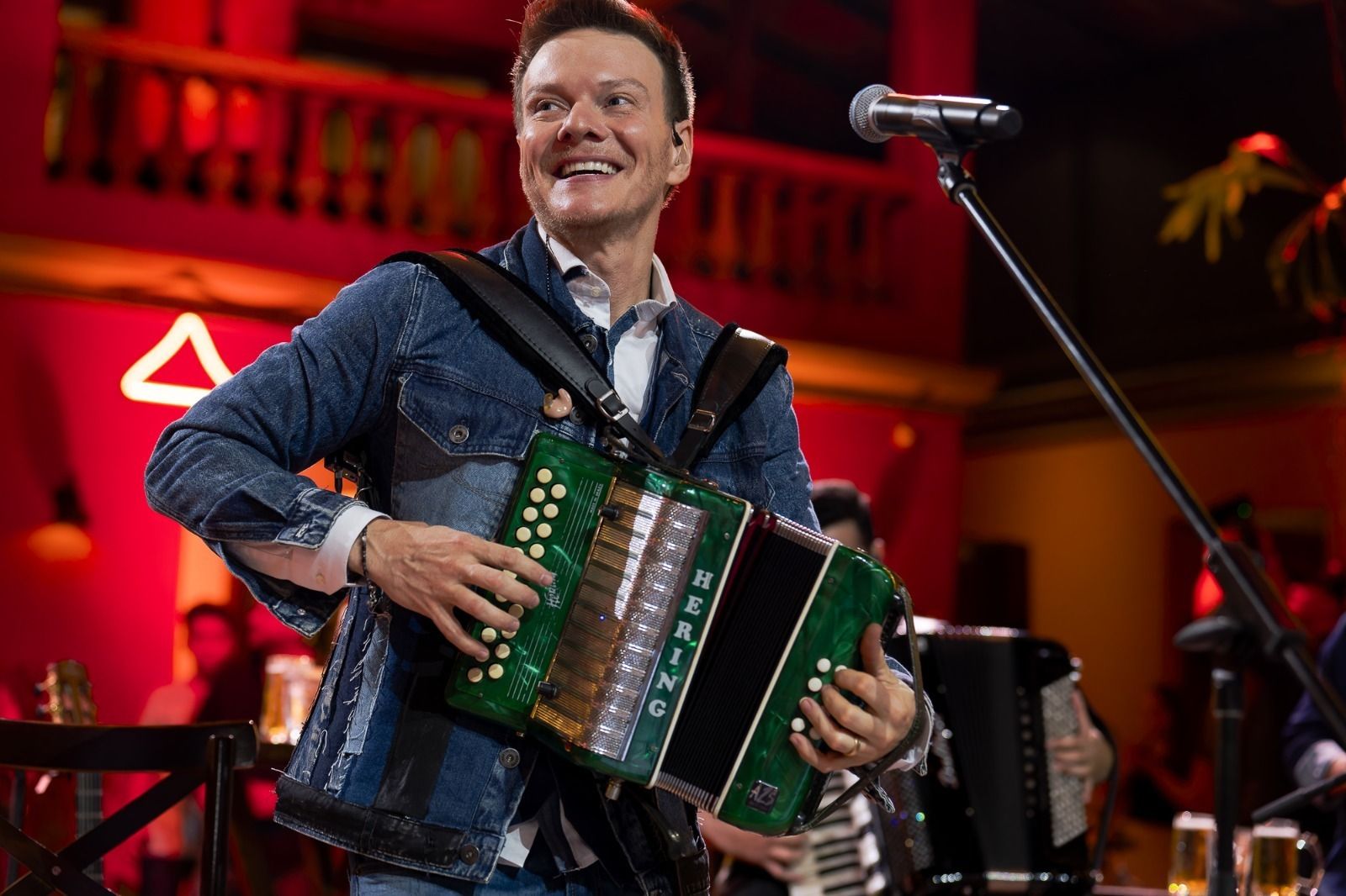 Michel Teló faz show gratuito no Nosso Natal 2025 nesta sexta-feira (19)