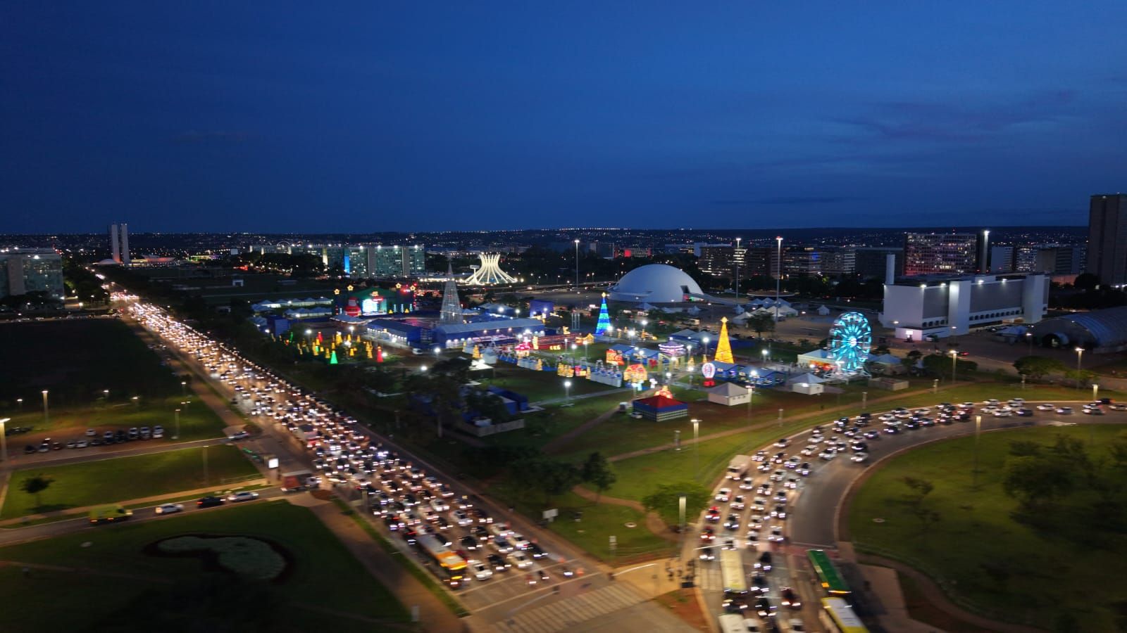 Com mais de 900 mil visitantes, Nosso Natal 2025 entra na reta final na Esplanada dos Ministérios