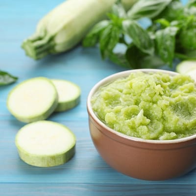 Purée de courgettes et pommes de terre ou velouté de courgettes et chèvre.