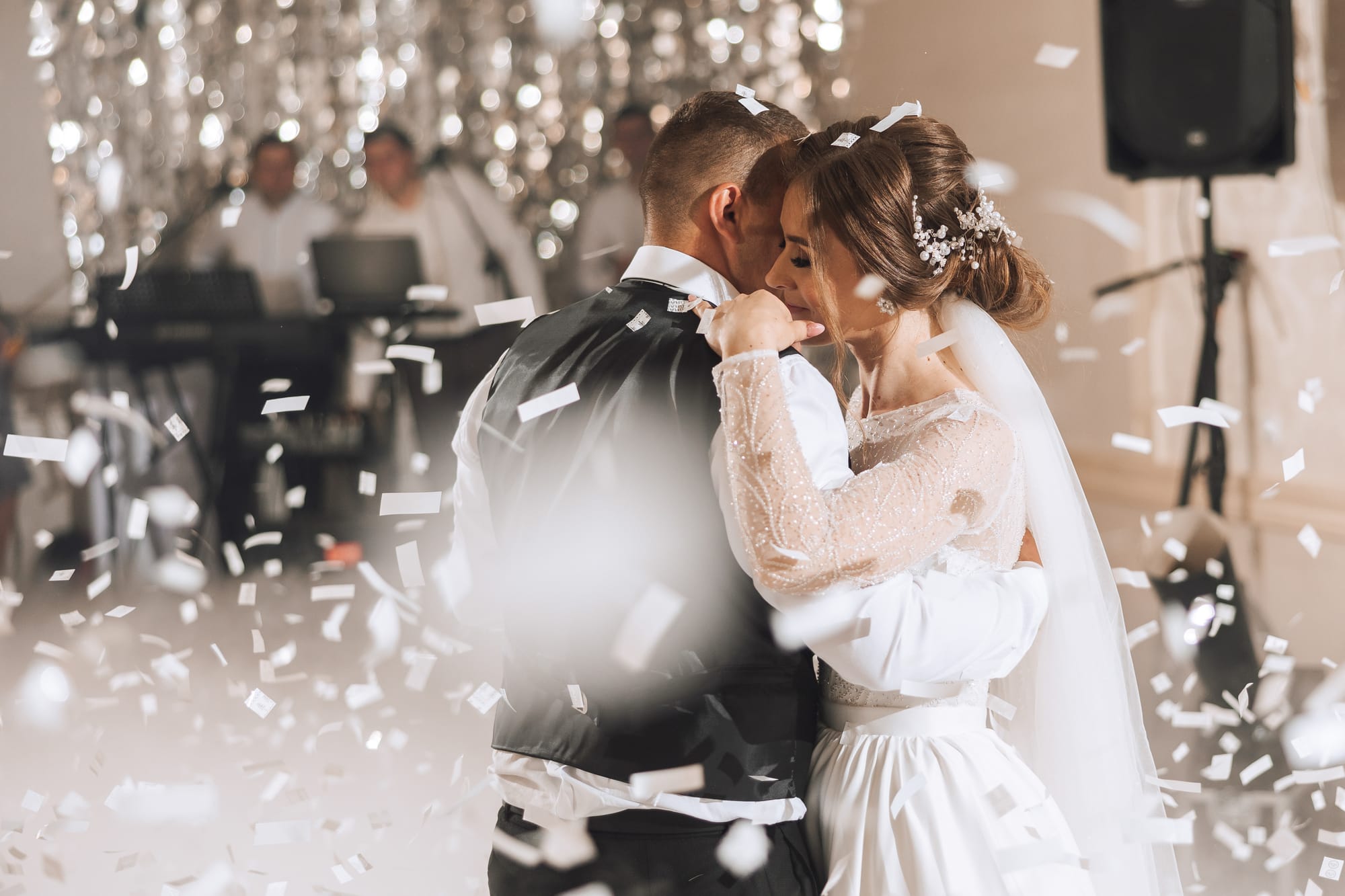 Sottofondo musicale per matrimonio: 5 idee per creare l'atmosfera perfetta