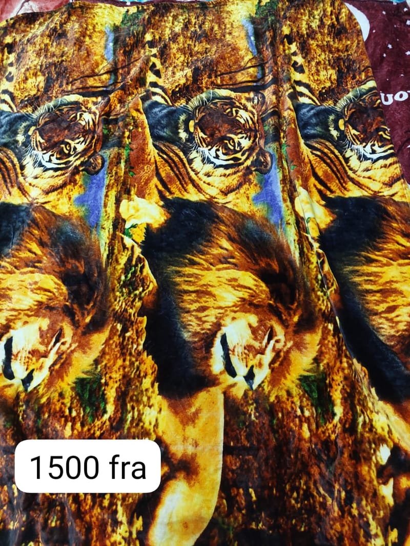 FRAZADA GRUESA DOBLE