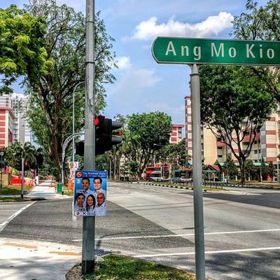 Electrician in Ang Mo Kio: Signs Your Flat May Need Electrical Rewiring