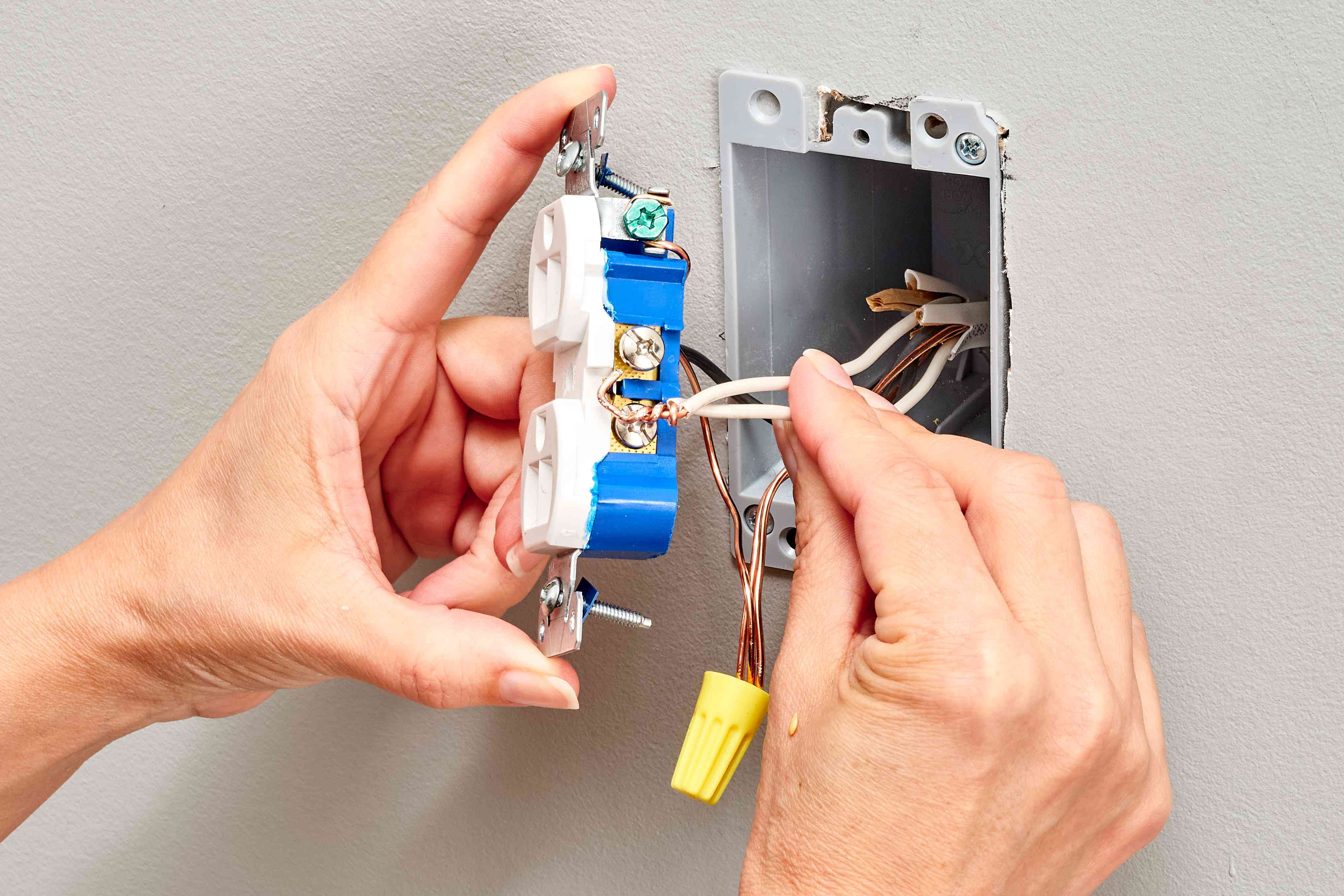 Hdb Electrical Point Repair. Image 1