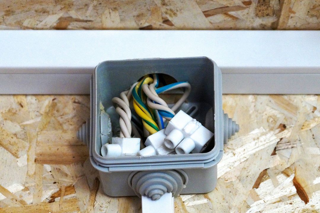 How To Buy a Junction Box. Image 1