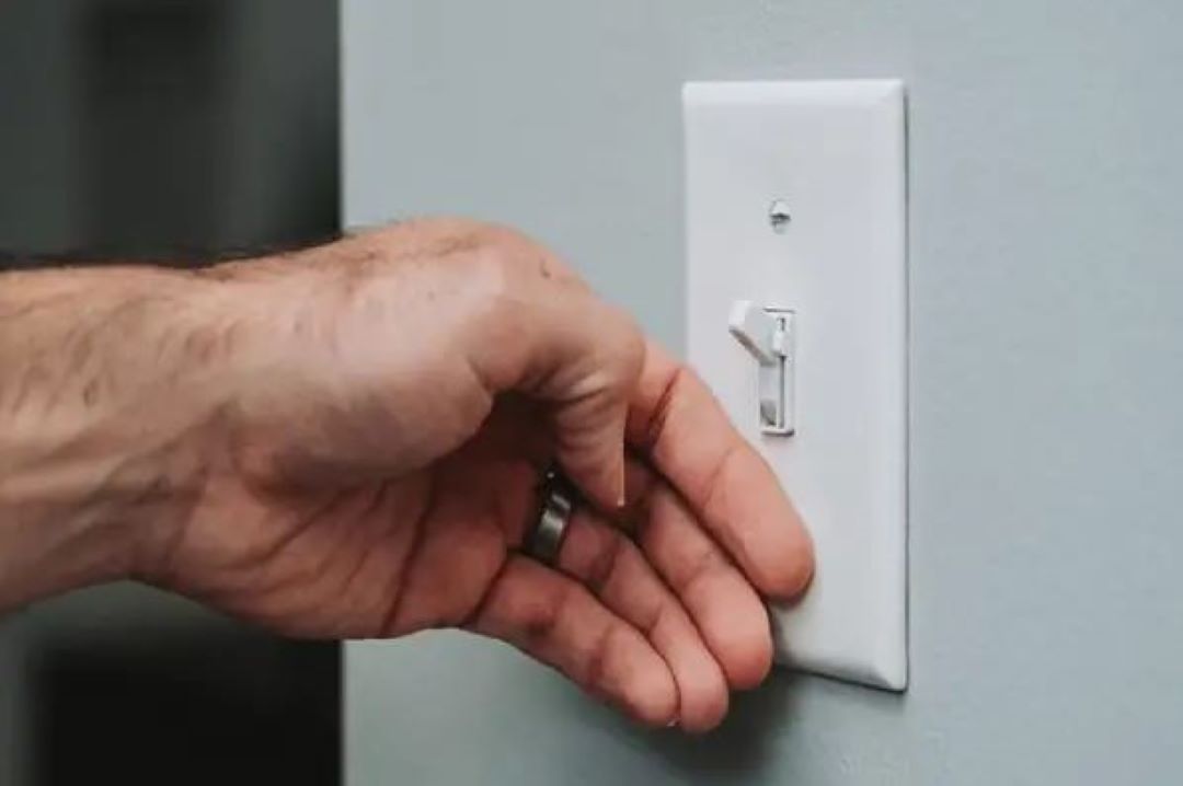 Signs That You Need a Light Switch Repair. Image 6