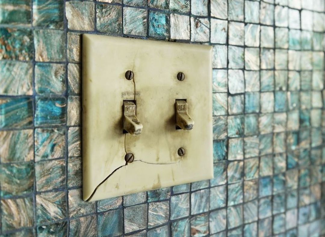 Signs That You Need a Light Switch Repair. Image 14