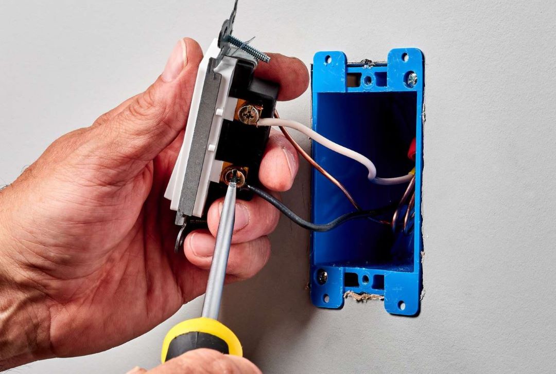 Signs That You Need a Light Switch Repair. Image 15