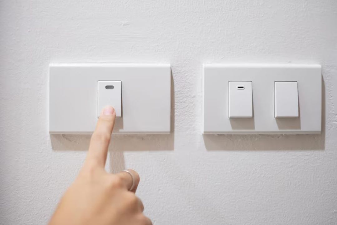 What Is The Difference Between a 1 Way and 2 Way Switch? Image 5
